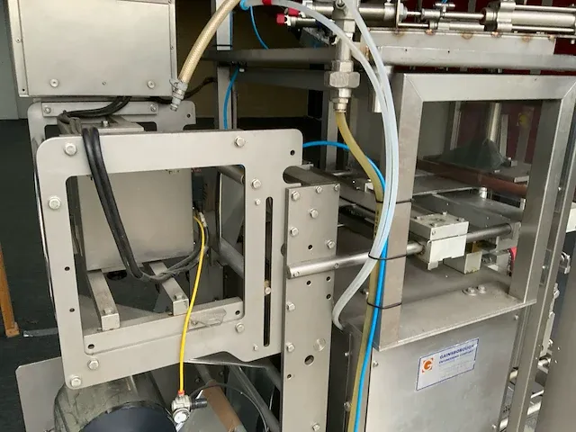 Gainsborough gv2k2 vertical form fill and seal machine - afbeelding 2 van  24