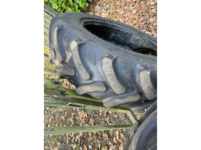 Galaxy 280/85r24 tractorband (2x) - afbeelding 2 van  6