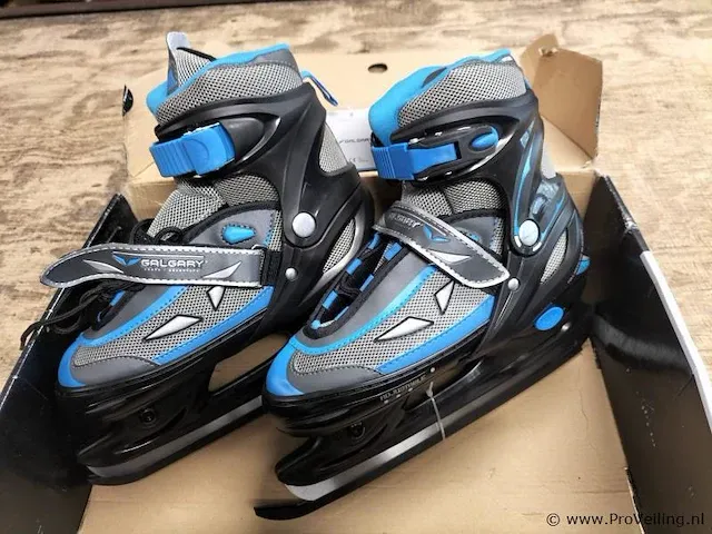 Galgary ice-hockey schaats verstelbaar zwart/blauw maat 38t/m41 jongens - afbeelding 1 van  2