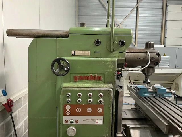 Gambin - 1m - universal milling machine - 1963 - afbeelding 15 van  21