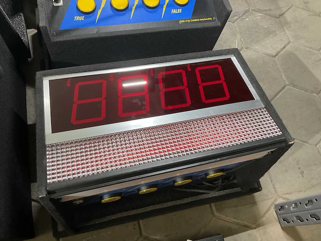 Game show mania gss-4 game show with mic and score display; in 3 boxes; - afbeelding 8 van  9