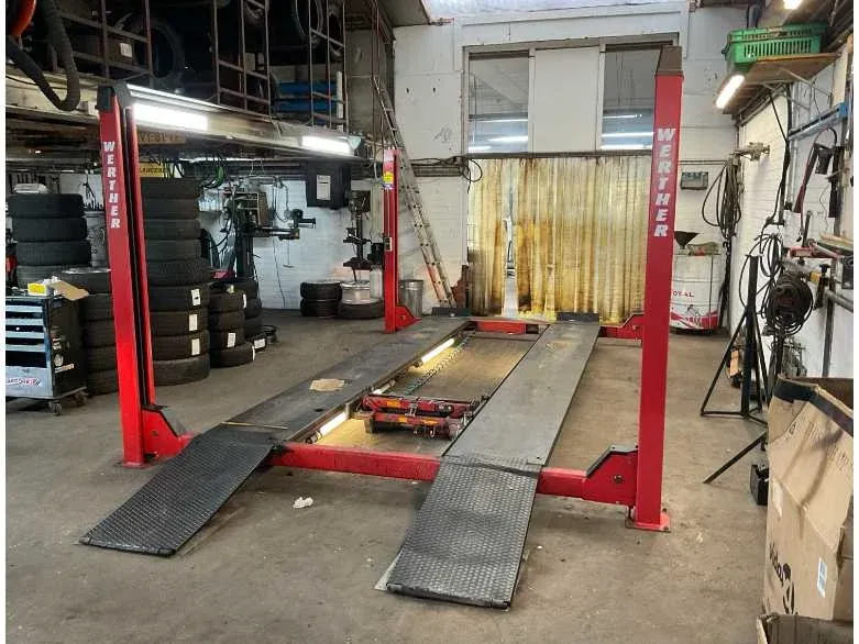 Garage equipment i.v.m. bedrijfsbeëindiging garagebedrijf co borst