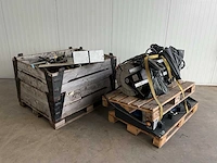 Garage inventaris olie haspels; oliebar; olievul pistolen - afbeelding 1 van  8
