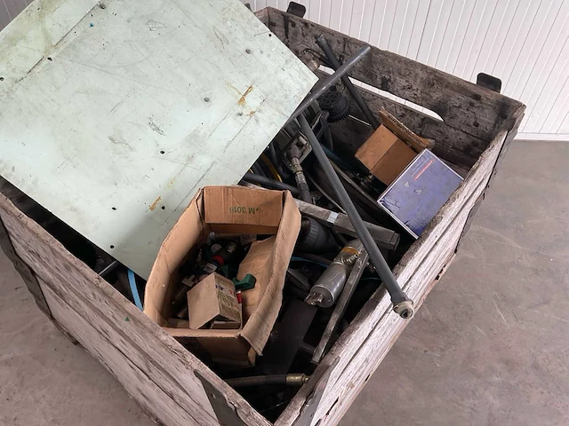 Garage inventaris olie haspels; oliebar; olievul pistolen - afbeelding 3 van  8