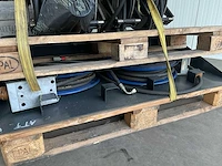 Garage inventaris olie haspels; oliebar; olievul pistolen - afbeelding 6 van  8