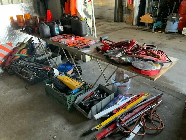 Garage inventaris - afbeelding 1 van  13