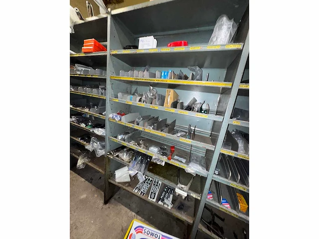 Garage magazijn voorraad & gereedschap - afbeelding 9 van  50