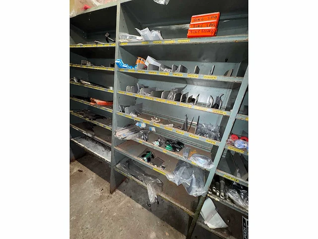 Garage magazijn voorraad & gereedschap - afbeelding 10 van  50