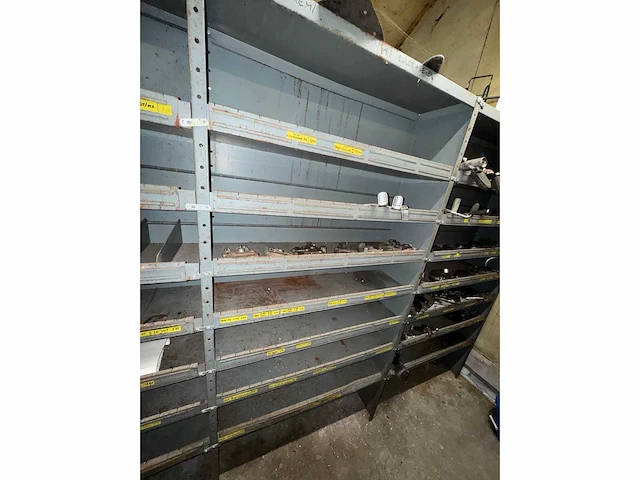 Garage magazijn voorraad & gereedschap - afbeelding 14 van  50