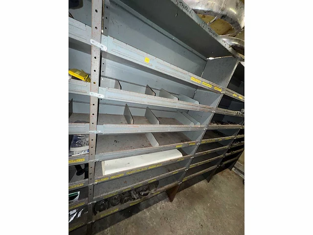 Garage magazijn voorraad & gereedschap - afbeelding 15 van  50