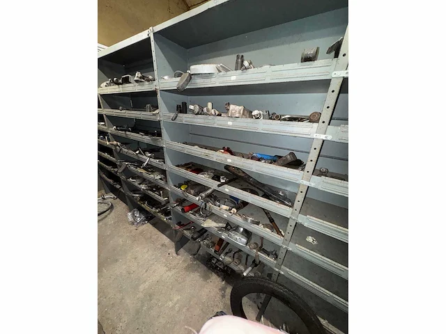 Garage magazijn voorraad & gereedschap - afbeelding 18 van  50