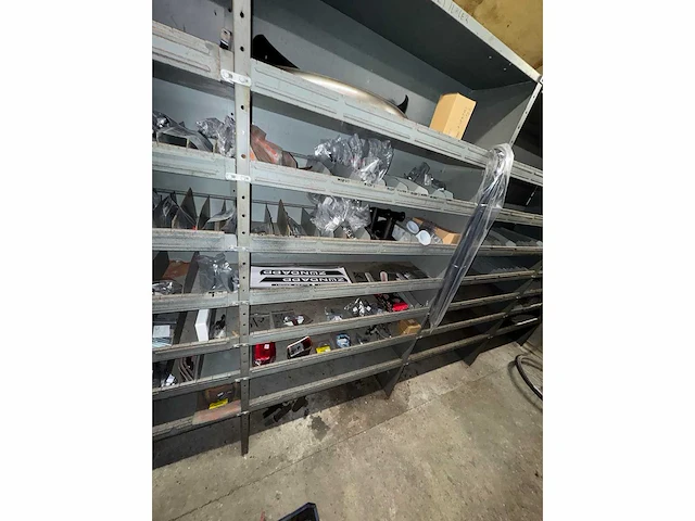 Garage magazijn voorraad & gereedschap - afbeelding 24 van  50