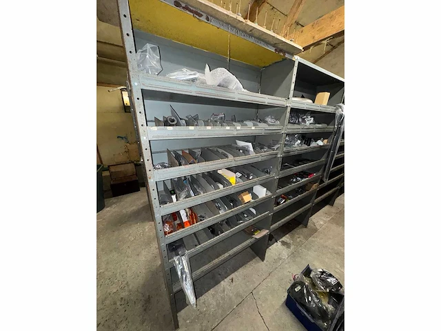 Garage magazijn voorraad & gereedschap - afbeelding 25 van  50