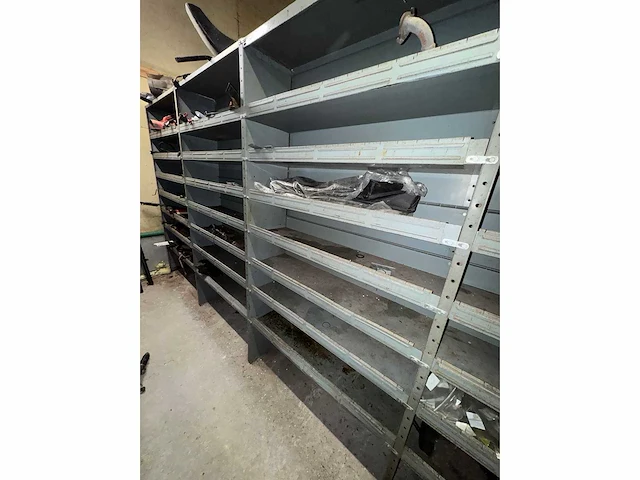 Garage magazijn voorraad & gereedschap - afbeelding 27 van  50