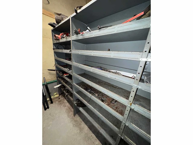 Garage magazijn voorraad & gereedschap - afbeelding 28 van  50