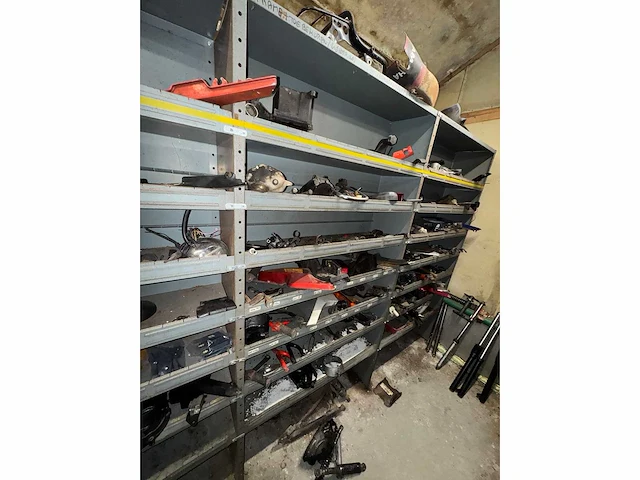 Garage magazijn voorraad & gereedschap - afbeelding 31 van  50