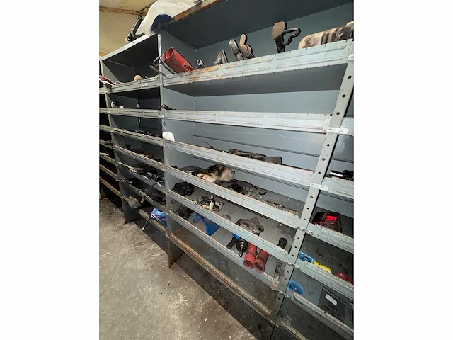 Garage magazijn voorraad & gereedschap - afbeelding 38 van  50
