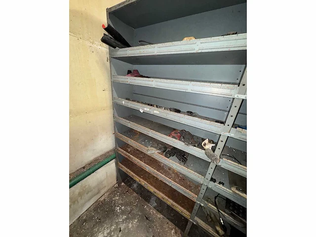 Garage magazijn voorraad & gereedschap - afbeelding 40 van  50