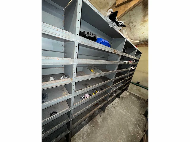 Garage magazijn voorraad & gereedschap - afbeelding 43 van  50