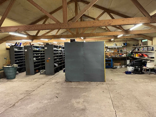 Garage magazijn voorraad & gereedschap - afbeelding 46 van  50