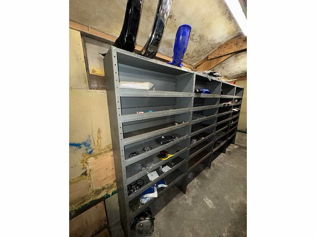 Garage magazijn voorraad & gereedschap - afbeelding 44 van  50