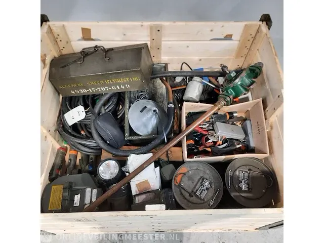 Garageinventaris en gereedschap - afbeelding 2 van  8