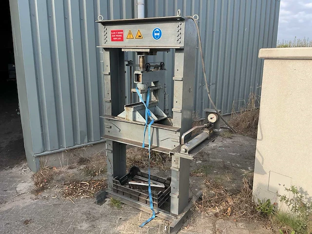 Garagepers met kantbank - afbeelding 1 van  10