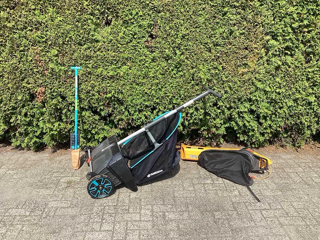 Gardena, kinzo opvangbak, grondboor en bladblazer - afbeelding 1 van  9