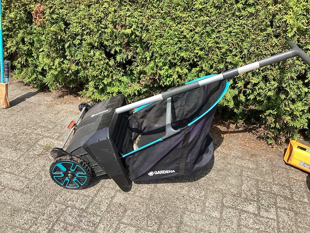Gardena, kinzo opvangbak, grondboor en bladblazer - afbeelding 4 van  9