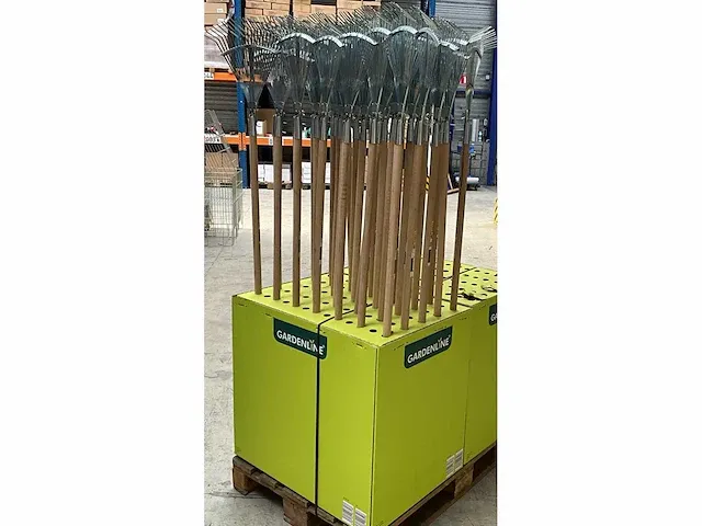 Gardenline talen tools verstelbare gazonhark, verzinkt, 22 tands, inclusief steel 130cm (35x) - afbeelding 1 van  5