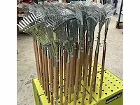 Gardenline talen tools verstelbare gazonhark, verzinkt, 22 tands, inclusief steel 130cm (49x) - afbeelding 2 van  5