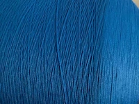 Garen, blauw kavel 24 - circa 15 klossen - afbeelding 2 van  3