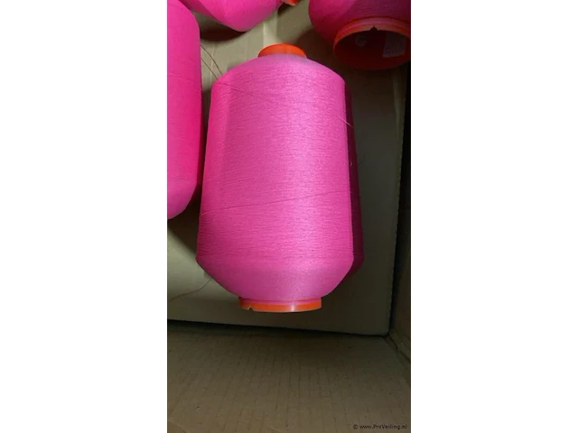 Garen, roze - circa 19 klossen - afbeelding 2 van  4