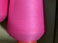 Garen, roze - circa 19 klossen - afbeelding 2 van  4