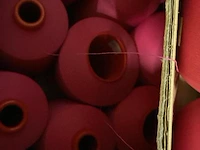 Garen, roze - circa 19 klossen - afbeelding 4 van  4