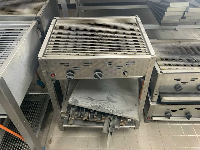 Gas barbecue (9x) - afbeelding 6 van  10