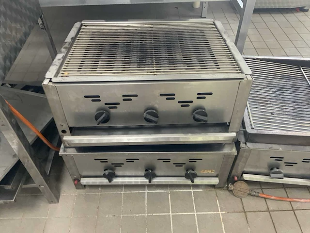 Gas barbecue (9x) - afbeelding 7 van  10