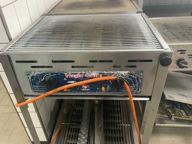 Gas barbecue (9x) - afbeelding 4 van  10