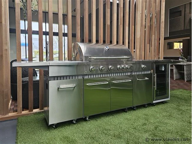Gasbarbecue buitenkeuken - 6 branders - incl. draaispit, spoelbak & koelkast - afbeelding 1 van  10