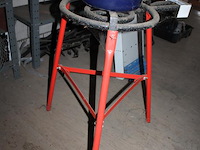 Gasbrander met pan. - afbeelding 3 van  3