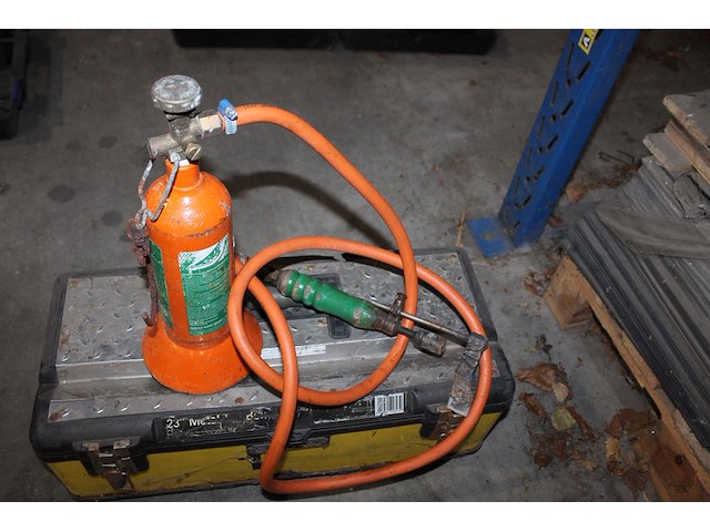 Gasbranderset in koffer. - afbeelding 2 van  2