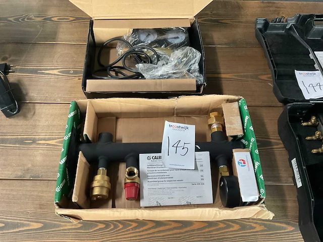 Gasflesreduceerder en aansluitcombinatie - afbeelding 1 van  6