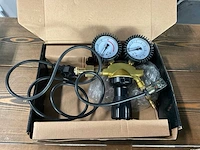 Gasflesreduceerder en aansluitcombinatie - afbeelding 3 van  6