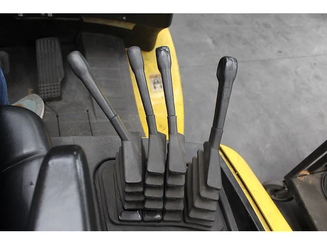 Gasheftruck hyster h4.00xm-5 v.v. sideshift, tweedelige mast en afgelezen urenstand 5827 uur. bouwjaar 2000... - afbeelding 6 van  9