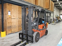 Gasheftruck nissan 25 ud02a25pq met hefhoogte 475 cm. bouwjaar 2002. sideshift. afgelezen urenstand 5467 uu...