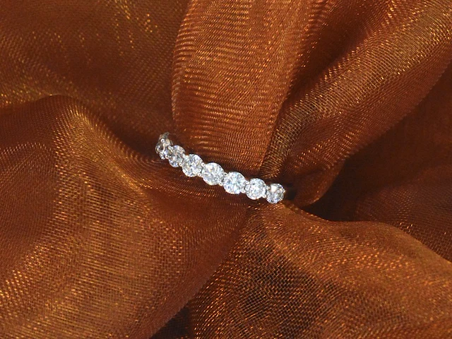 Gassan - witgouden alliance ring met 0.75 carat briljant geslepen diamanten - afbeelding 4 van  7