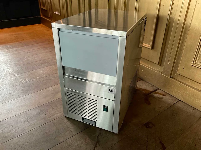 Gastro inox ijsmachine - afbeelding 1 van  6