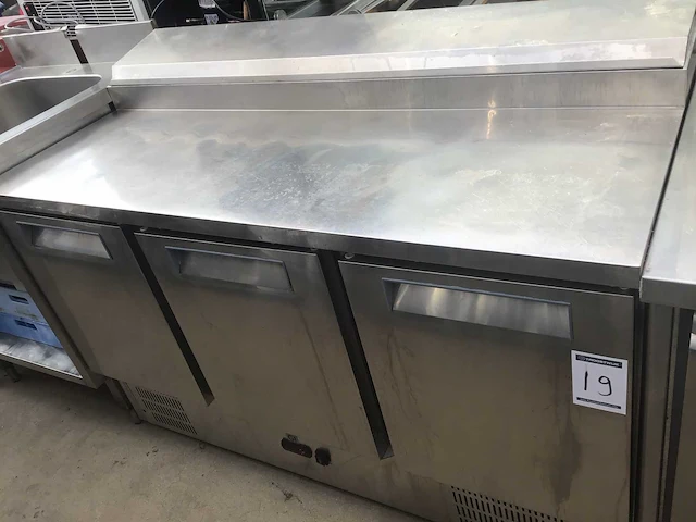 Gastro inox koelwerkbank met saladiere - afbeelding 1 van  4