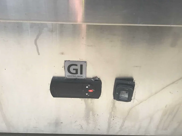 Gastro inox koelwerkbank met saladiere - afbeelding 4 van  4