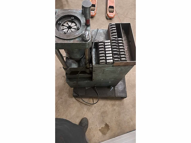 Gates - various press, bending and forming machines - slangenpers - afbeelding 4 van  5